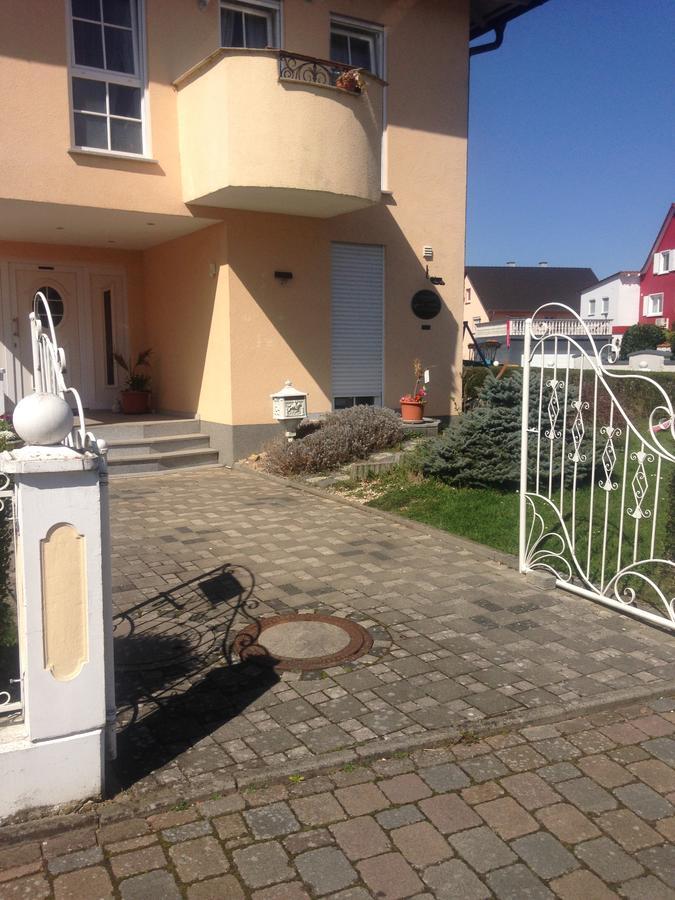 Gaestehaus Tante Tienchen 7 Minuten Zu Fuss Zum Europa Park , Plus Kostenloses Parkplatzticket Rulantica ,Alle Unsere Suiten Haben Einen Balkon Rust Exteriör bild
