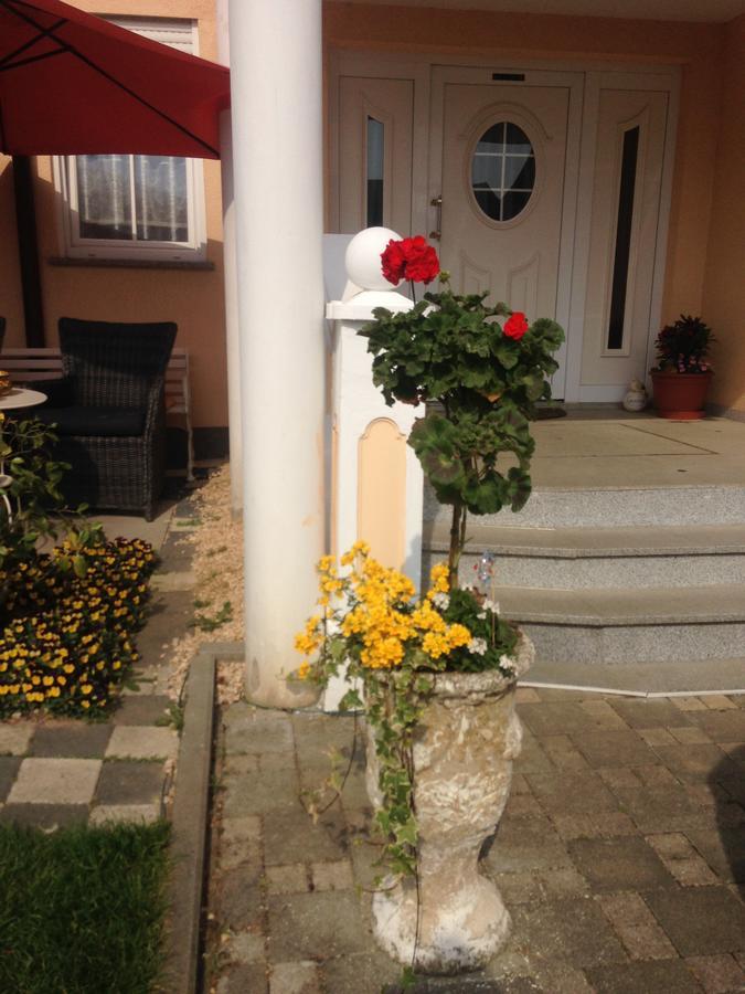 Gaestehaus Tante Tienchen 7 Minuten Zu Fuss Zum Europa Park , Plus Kostenloses Parkplatzticket Rulantica ,Alle Unsere Suiten Haben Einen Balkon Rust Exteriör bild